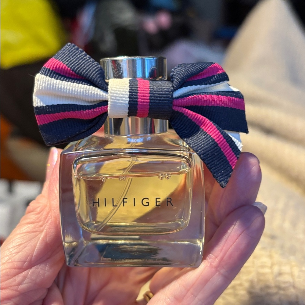 Tommy Hilfiger Cheerfully Pink 30ml EDP Spray. Check Level. Gorgeous!